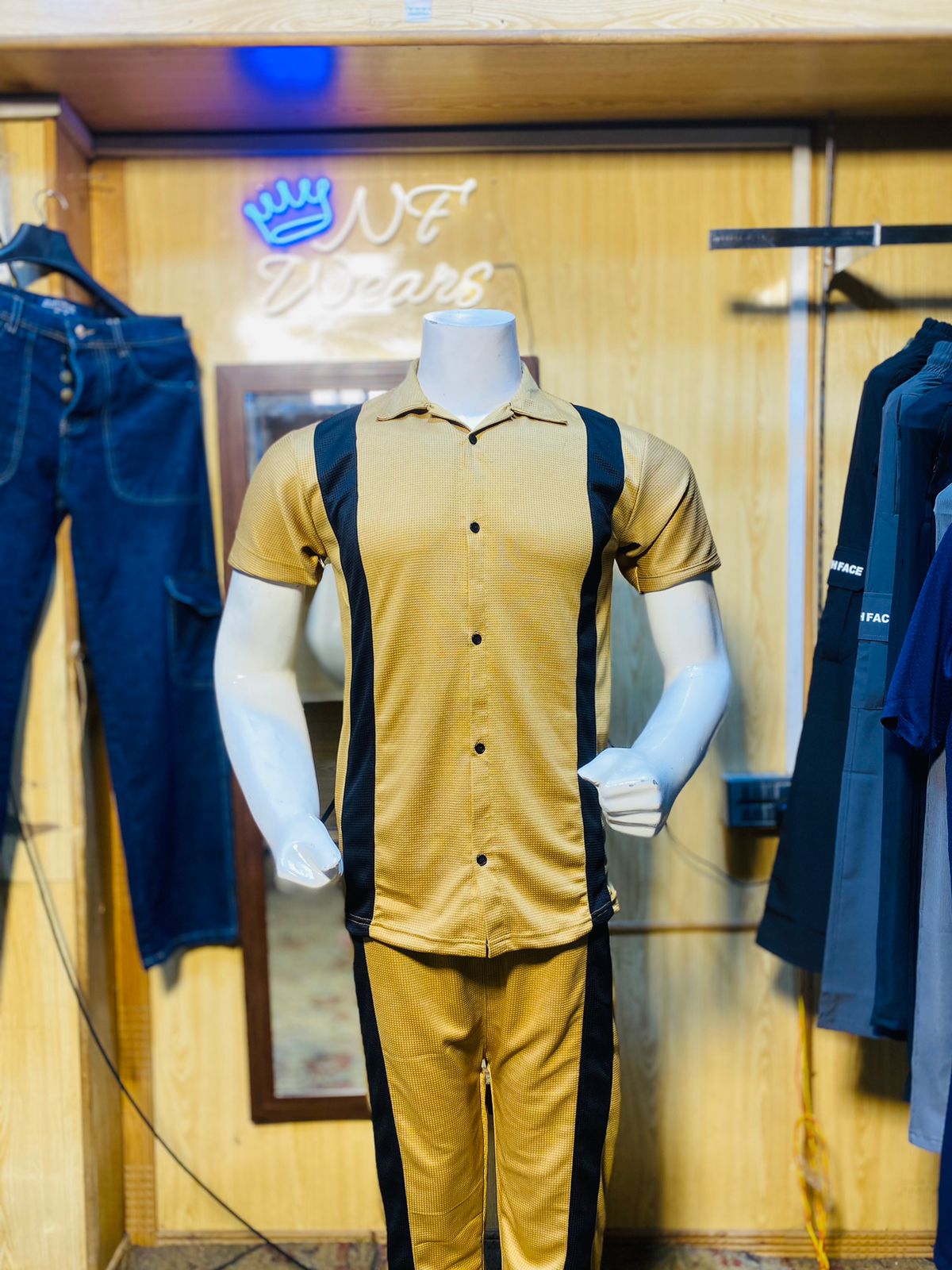 Liner Safari suit
